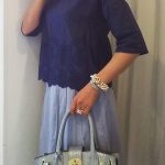 50代は軽い服がいい? 裾に刺繍のブラウスとフレアスカートのコーデ