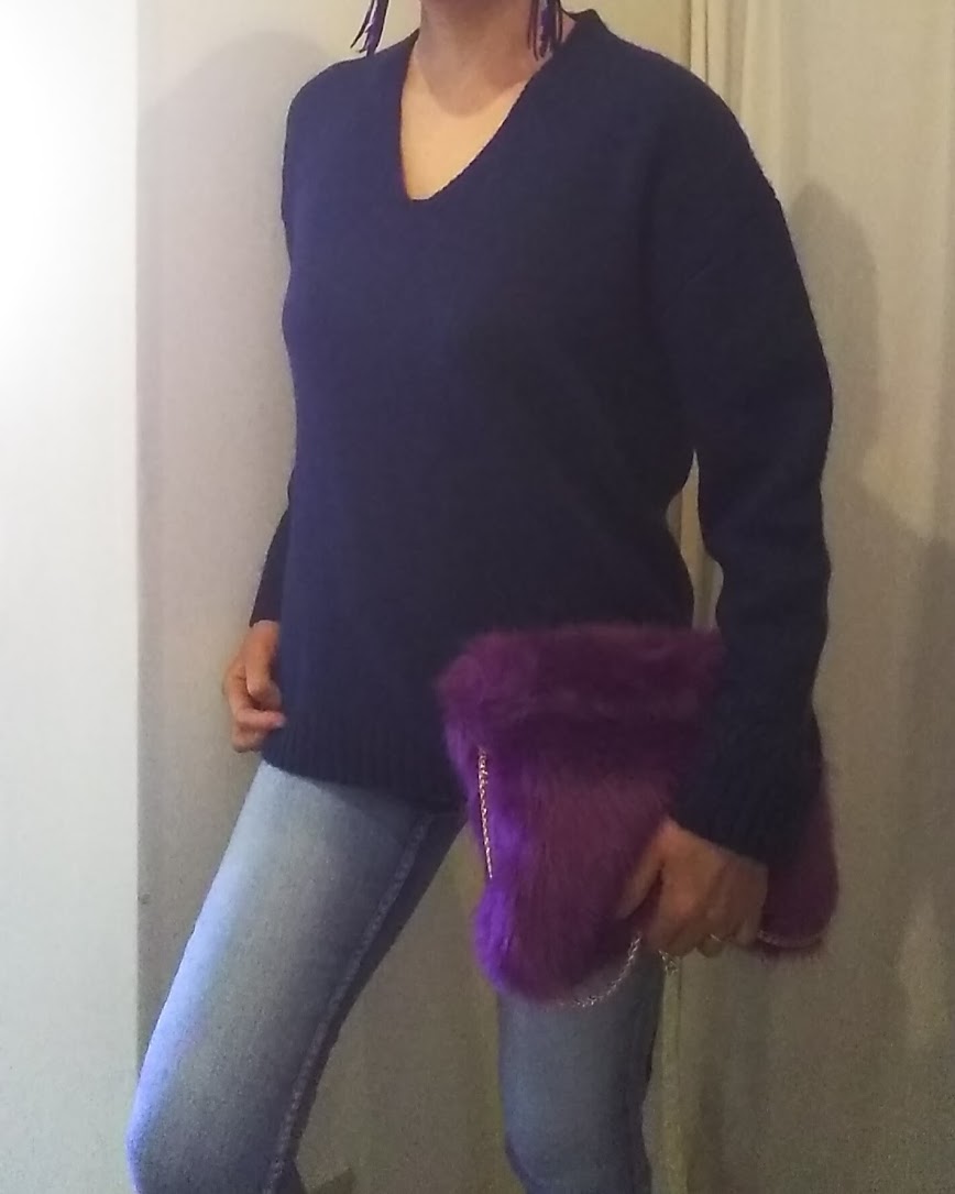 紫のフェイクファーのバッグのコーデ ５０代になっても 洋服好き主婦のファッションブログ