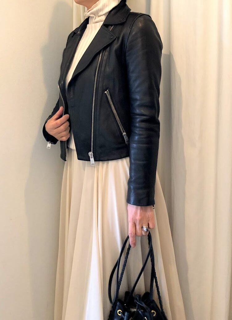 50代にチュールスカートは無理？ ロングのフレアスカートのコーデ 50代になっても 洋服好き主婦のファッションブログ